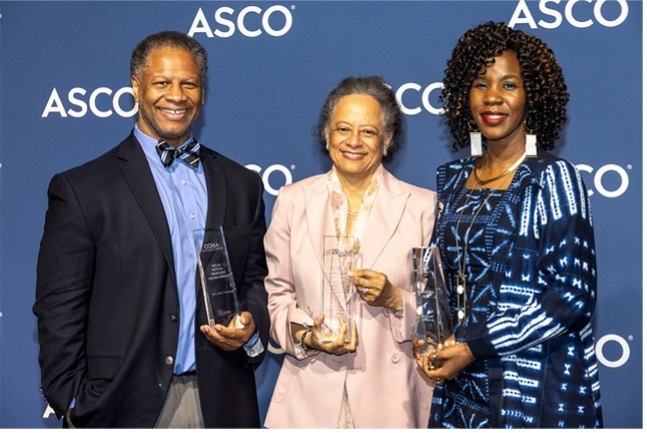 Dr. Winn receiving ASCO award for visionary leadership